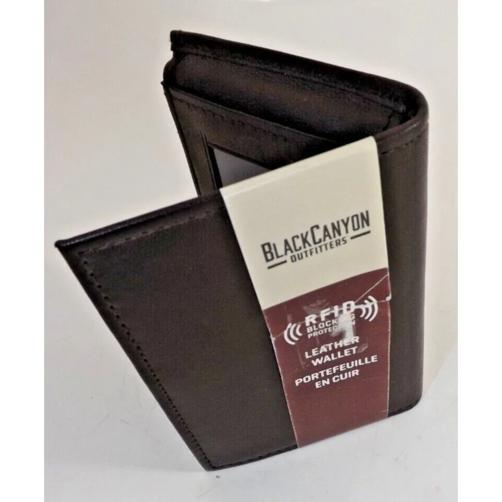 Black Canyon Outfitters Men's Leather Wallet With Center Flap - Brown